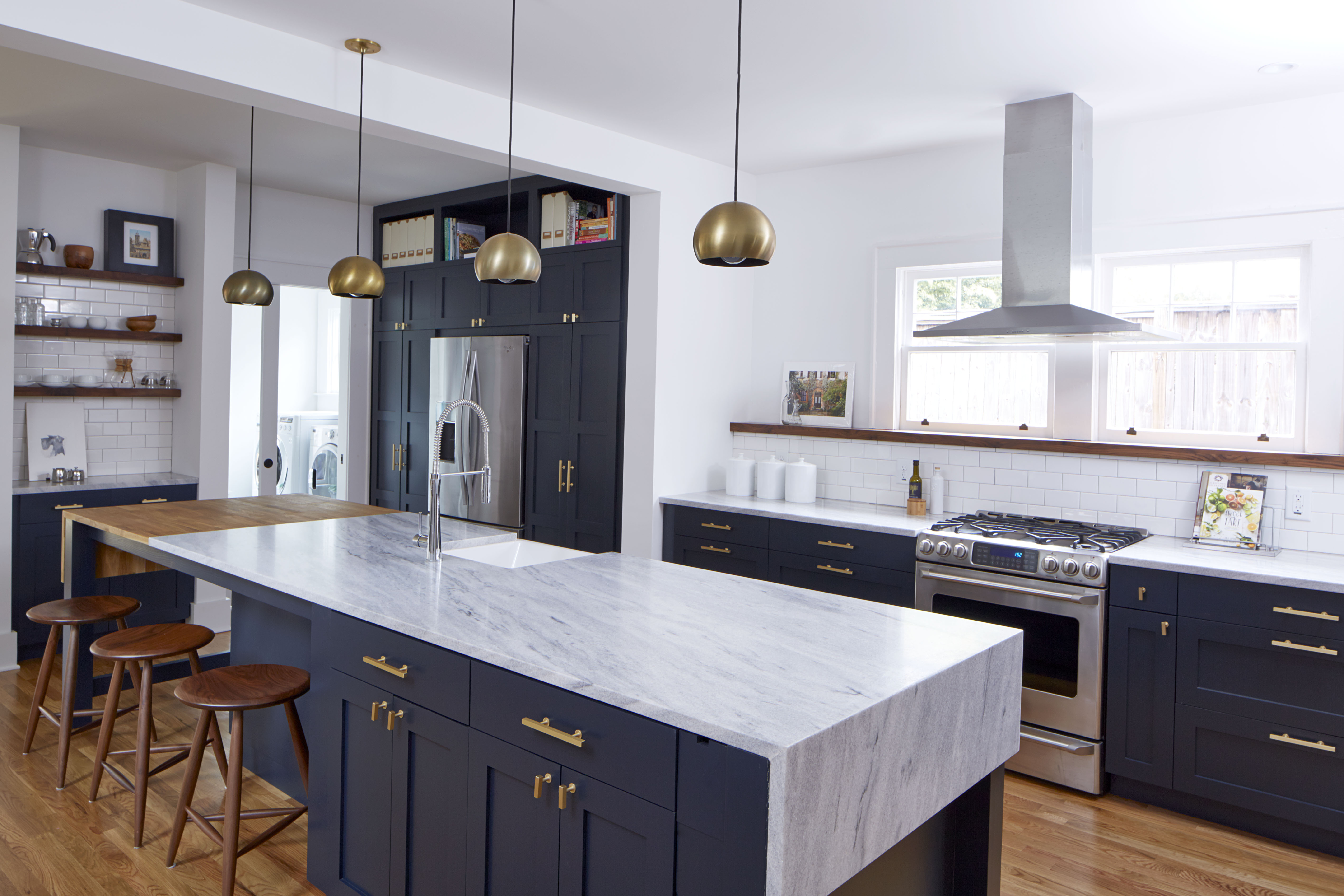 Georgia Architect Creates a Stunner Family Kitchen With Local Marble